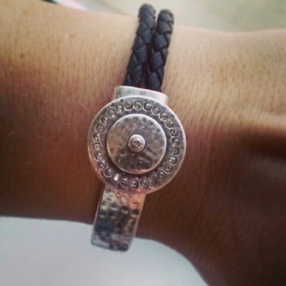 Premier Designs - Button Bracelet Silver Tone - Picture 5 of 5